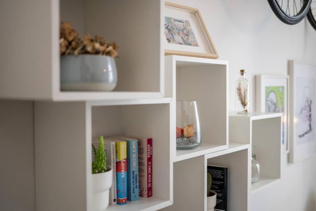Superb 3 Bedroom & 3 Bathroom Duplex In Brussels City Centre Buitenkant foto