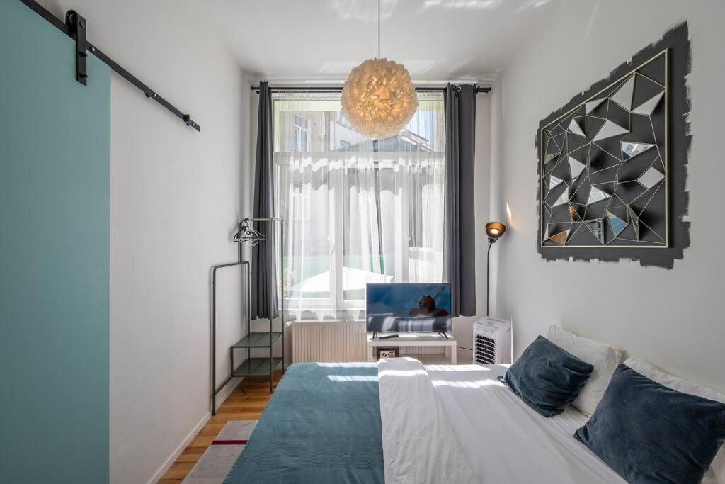 Superb 3 Bedroom & 3 Bathroom Duplex In Brussels City Centre Buitenkant foto