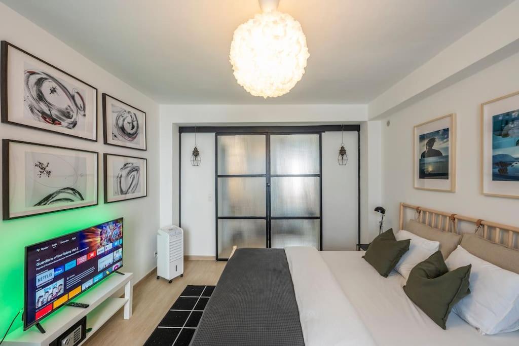 Superb 3 Bedroom & 3 Bathroom Duplex In Brussels City Centre Buitenkant foto
