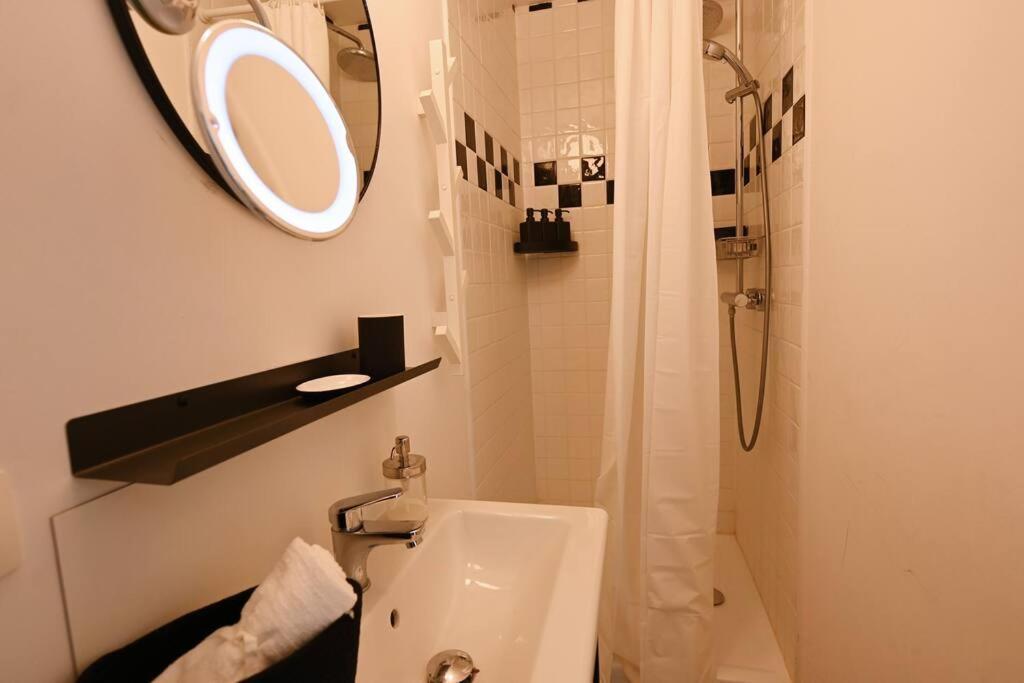Superb 3 Bedroom & 3 Bathroom Duplex In Brussels City Centre Buitenkant foto