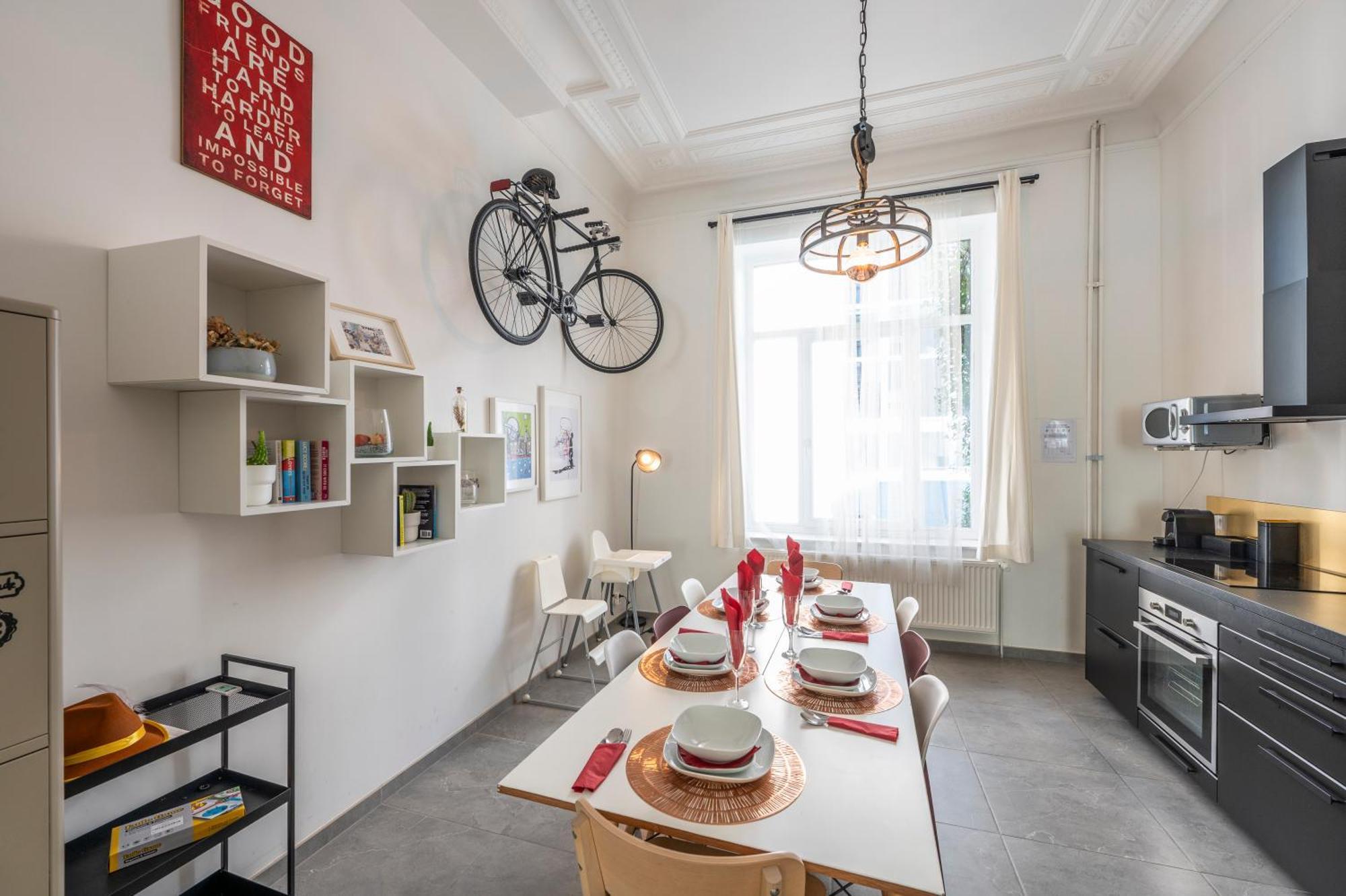 Superb 3 Bedroom & 3 Bathroom Duplex In Brussels City Centre Buitenkant foto